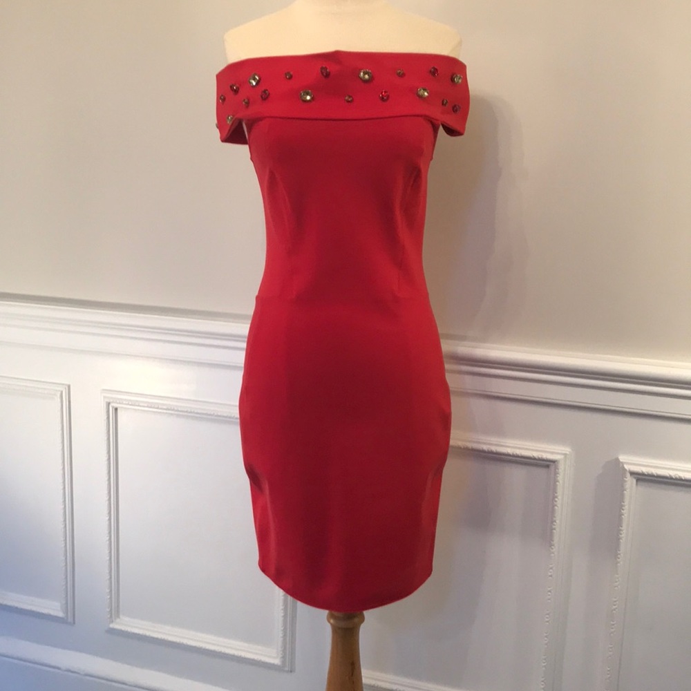 Halston Red off the shoulder knee length dress SZ4